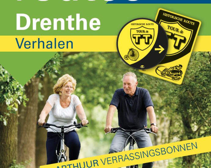 Afbeelding van omslag Arthuur Routes Drenthe verhalen Brochure Drenthe met foto met twee fietsersop fietspad in het bos.